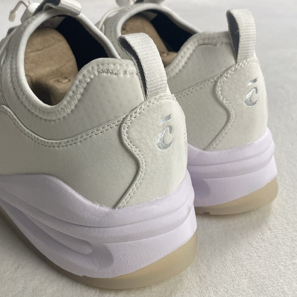 Clove The Classic Core Clarino Vegan Leather No Tie Sneakers | Brilliant White - Picture 9 of 16